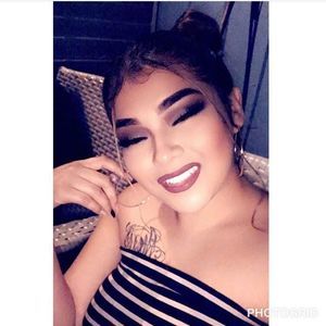 Meet your Posher, Leslie